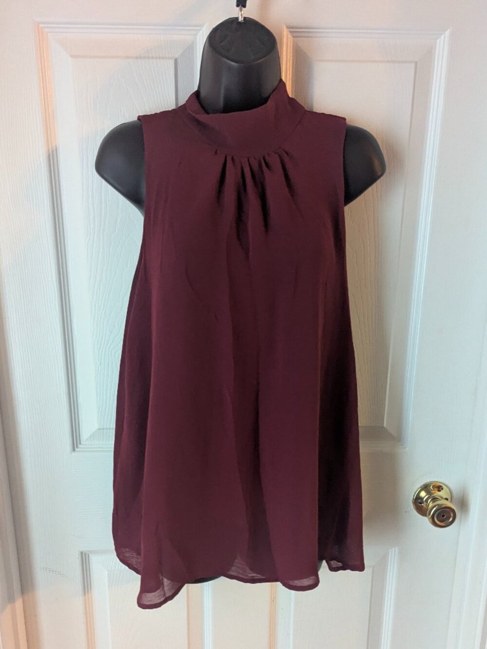 Kld signature maroon red sleeveless top - M